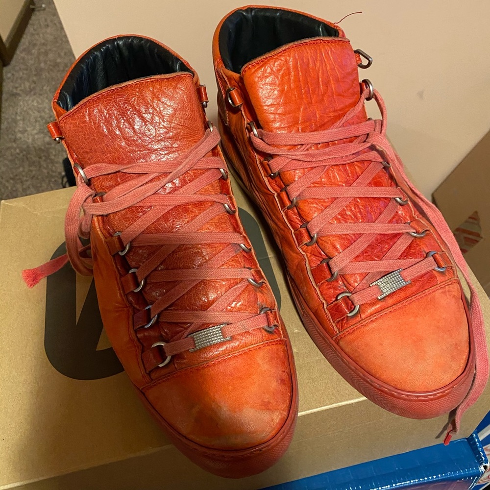 Balenciaga arena red
